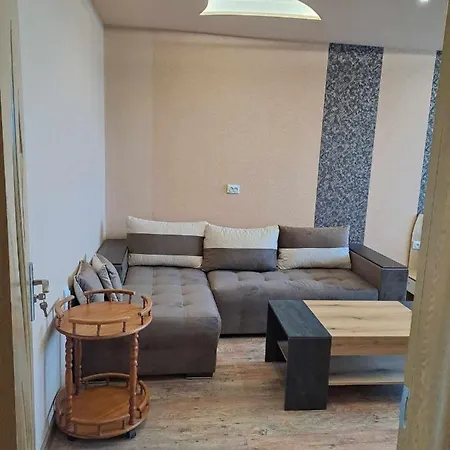 Apartmán луксозен с гледка към парк и център Yambol