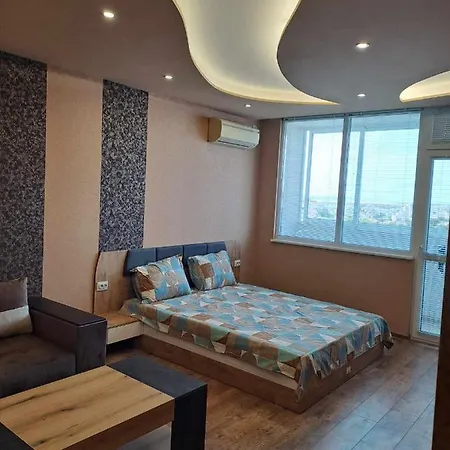 луксозен с гледка към парк и център Apartmán *