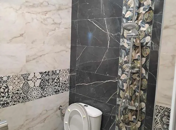 луксозен с гледка към парк и център * Ямбол